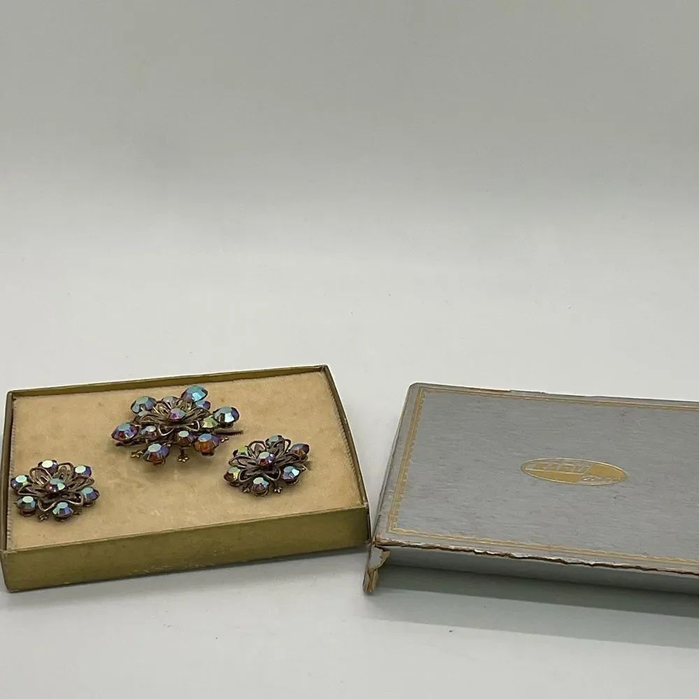 Vintage Karu Floral Jewelry Set with Iridescent Stones